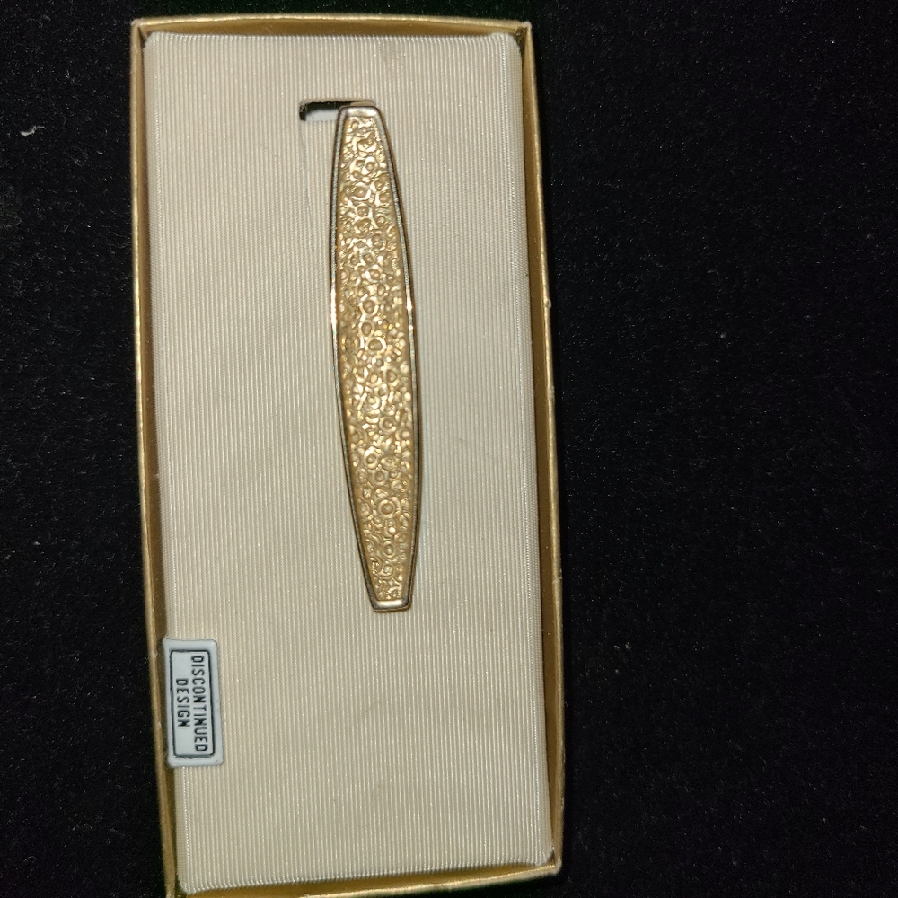 Tie tac
